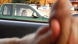 Дівчина з плоскими грудьми Йоко Ікеда відсмоктує член і скаче на ньому верхи porno video mami
