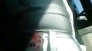 Ці двоє відправляються у відпустку секс з мамою і трахаються так, як ніби завтра не настане