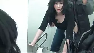 Ця азіатка обожнює віддавати порно відео з мамами свою дірочку для великого чорного члена