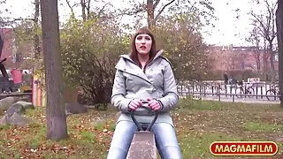 Приголомшлива струнка красуня з русский секс мама син апетитною попкою Аміра Адара приймає сперму в свою анальну дірочку